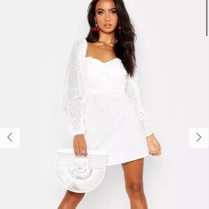 Boohoo - EYELET ANGLAISE SWEETHEART MINI DRESS